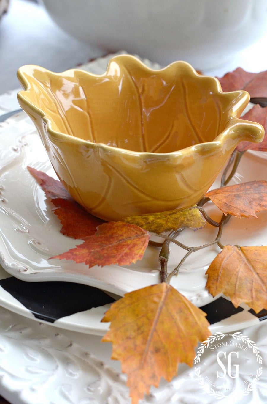 FALL TABLESCAPE ON THE BACK PORCH AND $500.00 GIVEAWAY