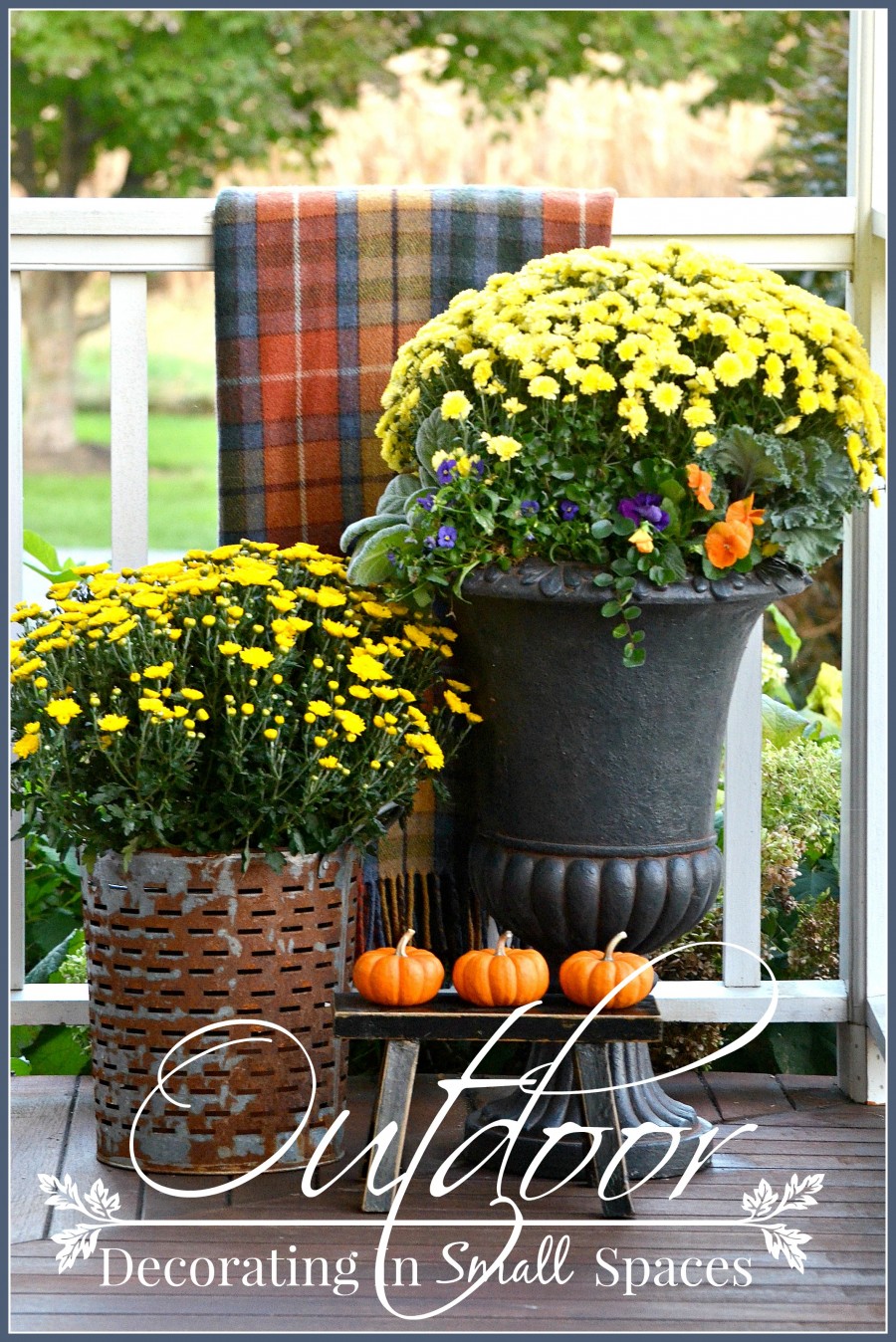 OUTDOOR DECORATING IN SMALL SPACES-Easy to do ideas for decorating small outdoors spaces.