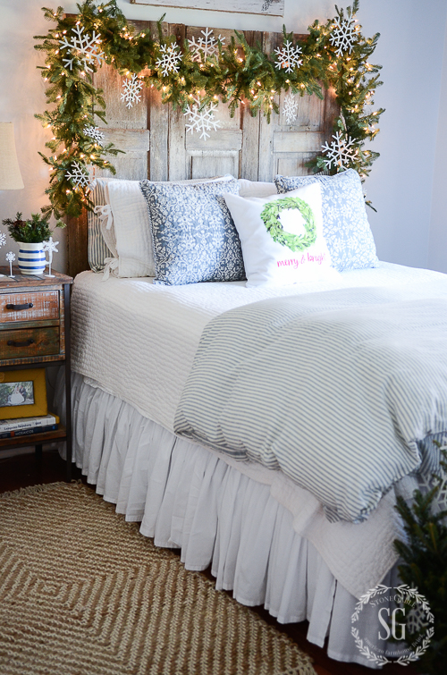 BHOME CHRISTMAS TOUR GUEST ROOMS-christmas-bed-stonegableblog-2