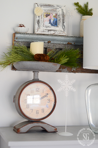 BHOME CHRISTMAS TOUR-MERRY AND BRIGHT GUEST ROOMS