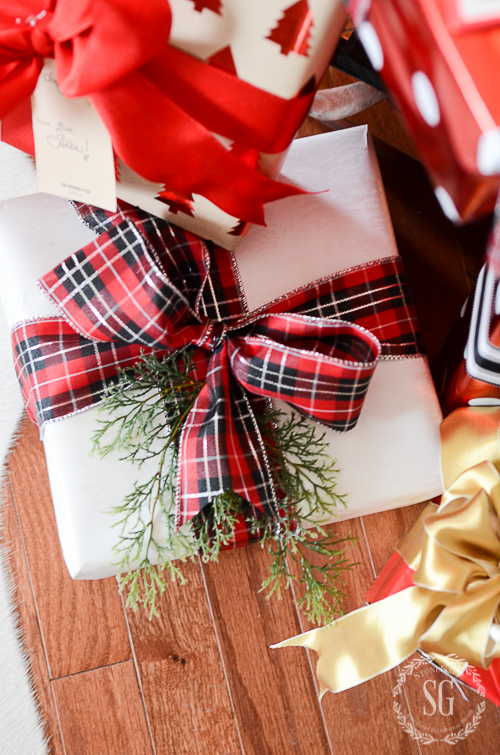 10 VERY BEST GIFT WRAPPING TIPS