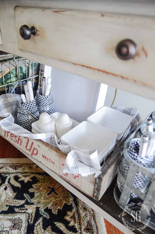 SMALL BREAKFAST NOOK TABLE- How to use what you have and turn it into something you want!
