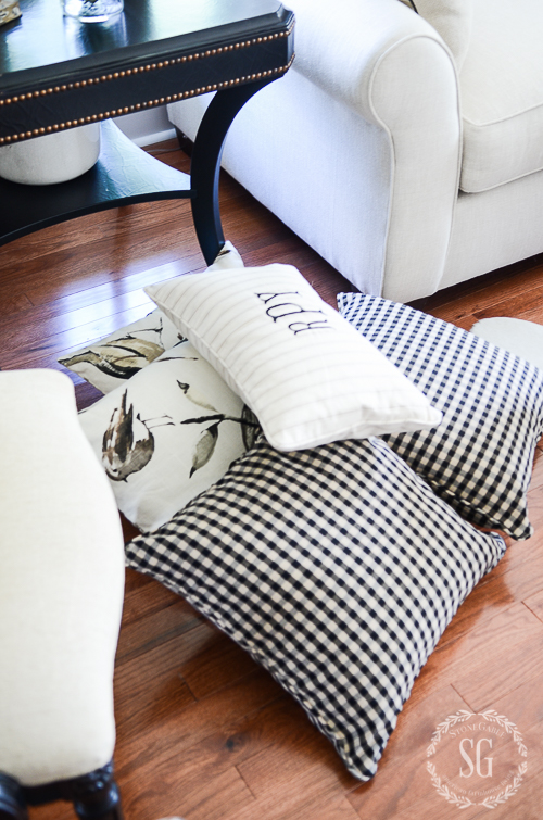 WHAT TO DO WITH ALL THOSE PILLOWS WHEN COMPANY COMES-Here's the best way to get rid of all those pillows on sofas and chairs when company comes! You will want to read this!
