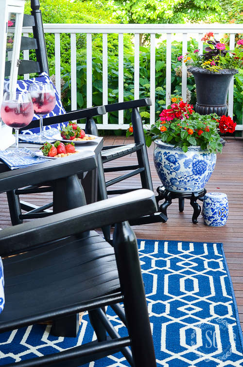 BRIGHT AND BOLD FRONT PORCH SITTING-CREATING AN EASY SMALL SPACE FULL OF INSPIRATION. YOU CAN DO THIS!