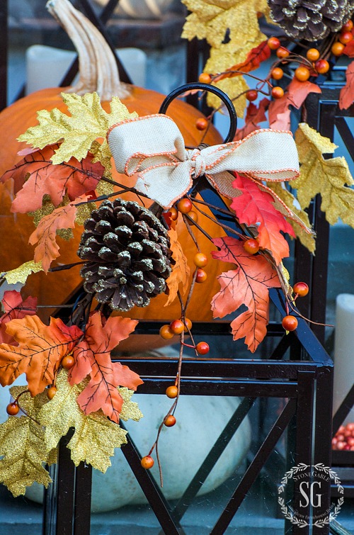 FALL OUTDOOR DECORATING WITH LANTERNS- Here's an easy way to light up your fall decorating
