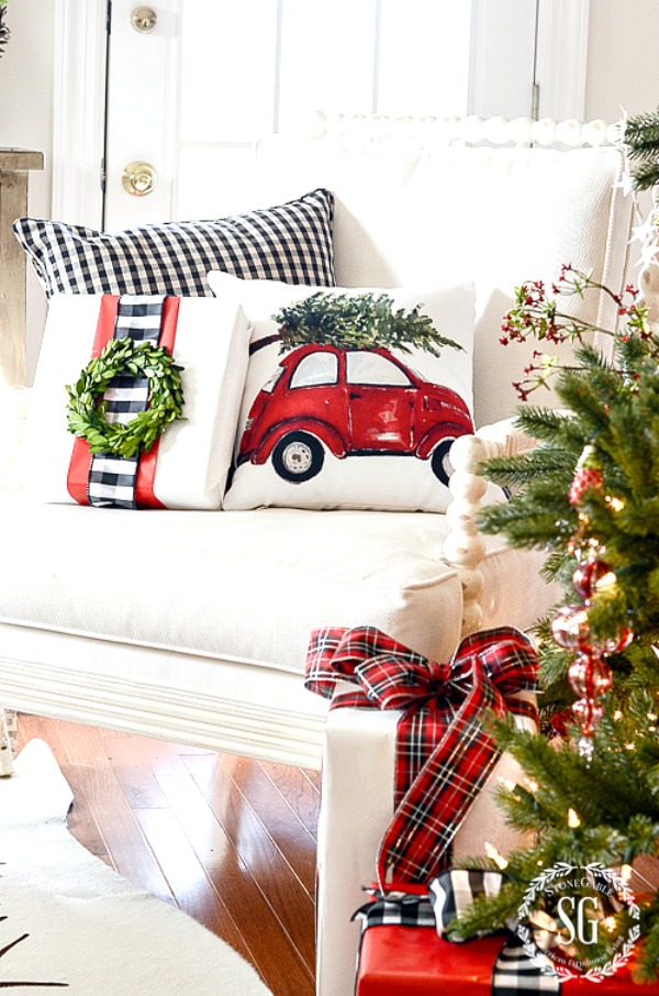 EASY CHRISTMAS DECORATING- Let's decorate beautifully and stress less! Yes, you can do it! I'll show you how!