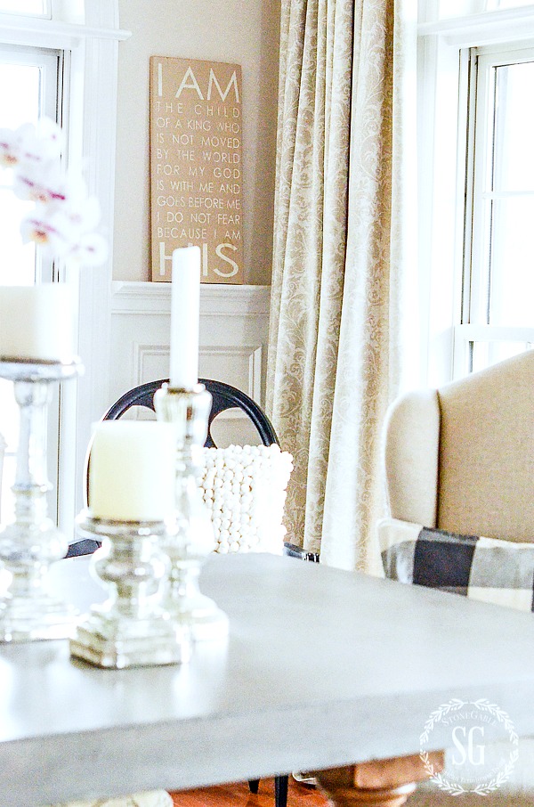 WINTER IN THE DINING ROOM- 6 tips for letting the beauty of your dining room shine.