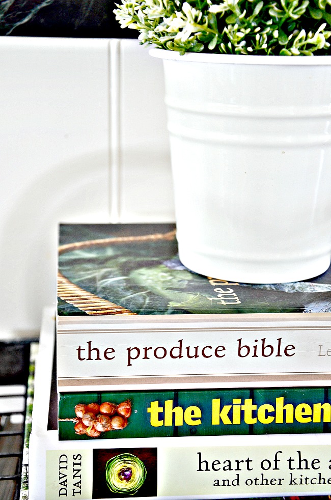 STYLING COOKBOOKS-Creative ways to make your cookbooks part of your decor