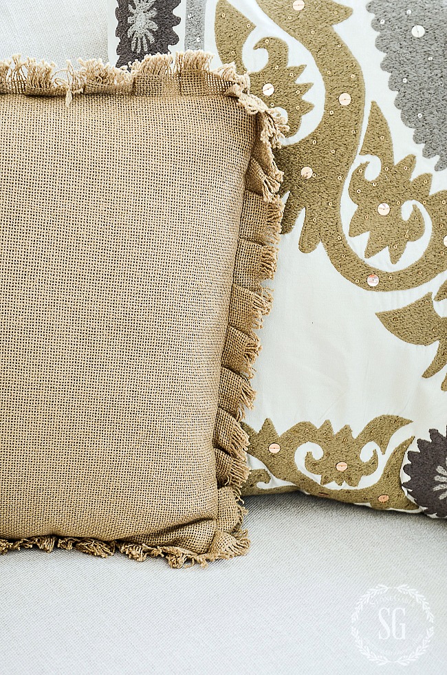 FALL PILLOW LOVE 2017- I've done the searching for you and found lots and lots of beautiful fall pillows for fall 2017