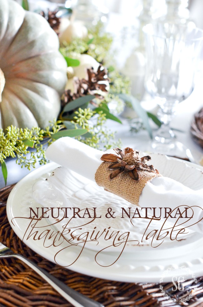 NEUTRAL AND NATURAL THANKSGIVING TABLE