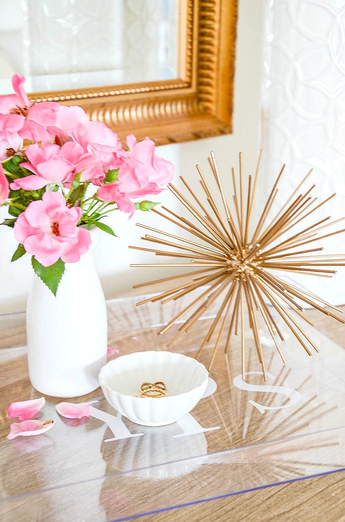 BEAUTIFUL MONOGRAMMED LUCITE TRAY DIY