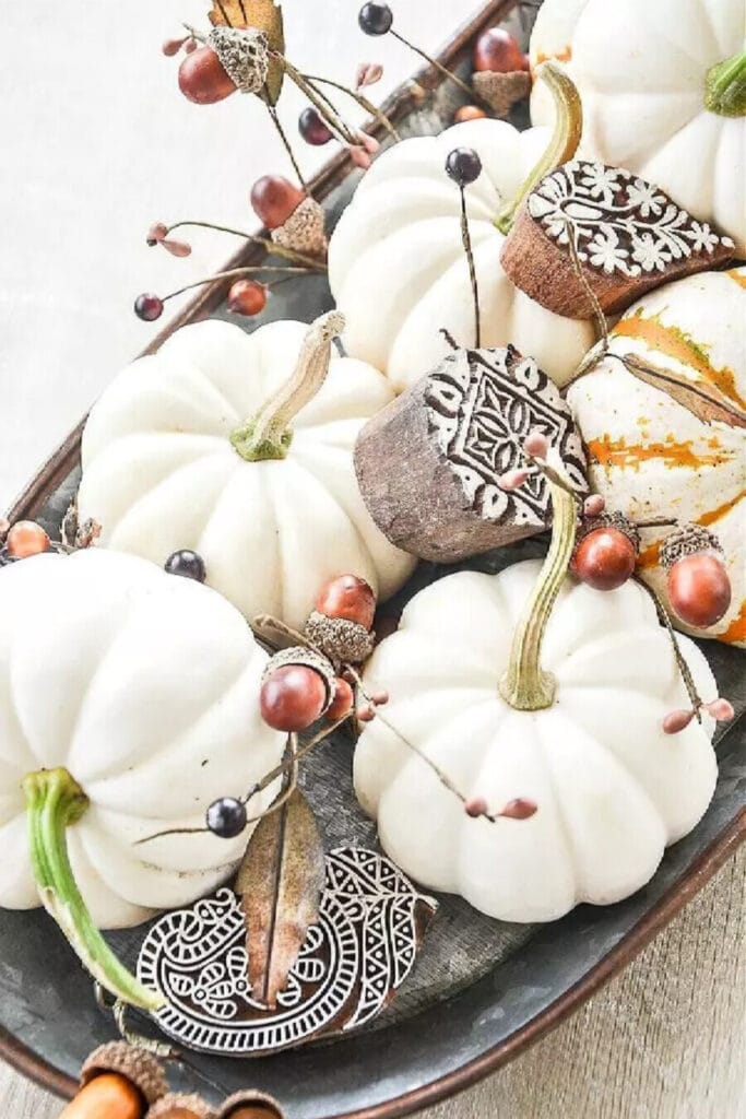 INEXPENSIVE FALL DECORATING IDEAS- WHITE PUMPKINS