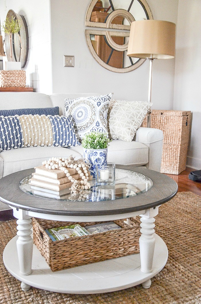 How To Accessorize A Round Coffee Table, How To Make Round Coffee Table