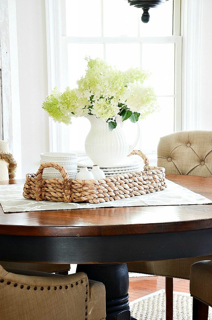 Beautiful And Easy Dining Room Table Centerpiece ideas StoneGable