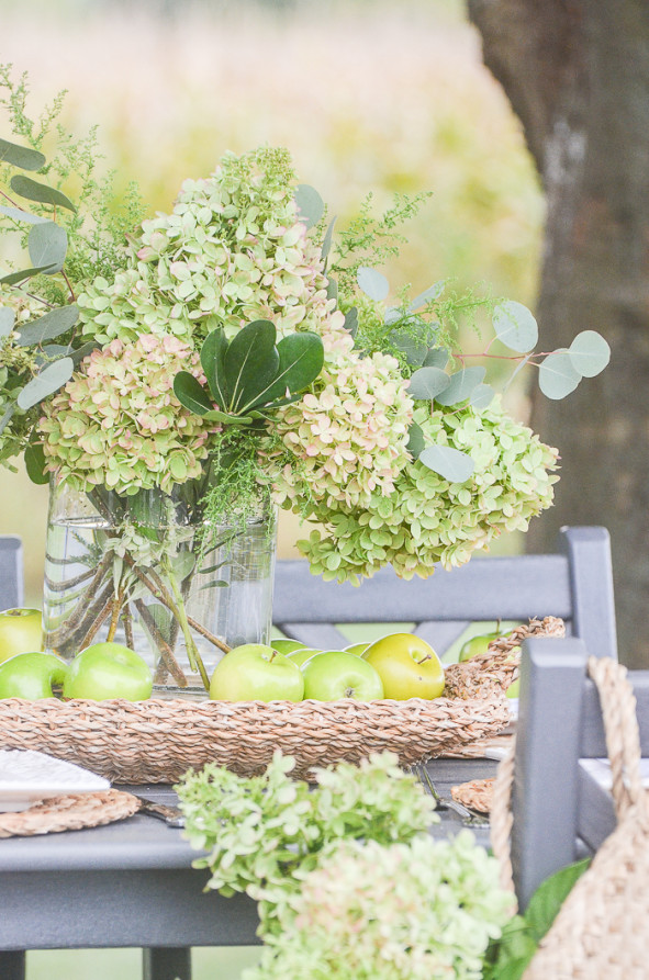 FALL HYDRANGEA AND GREEN APPLE TABLE