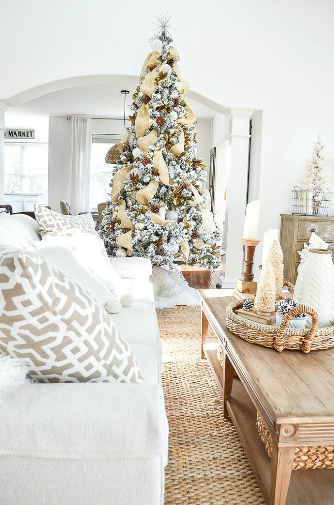 Christmas In The Great Room Stonegable - Amazing Christmas Home Decor