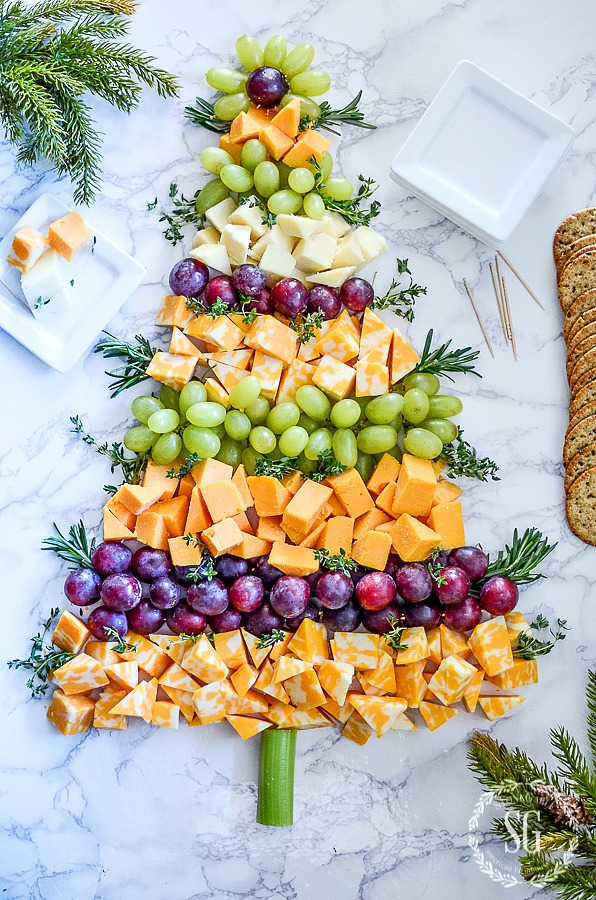 OH, CHRISTMAS TREE CHEESE BOARD