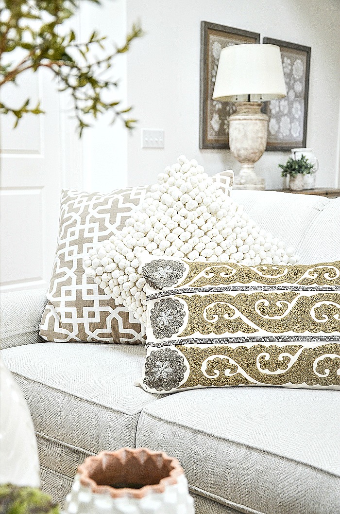 HOW TO HAVE A PILLOW COLLECTION LIKE A DESIGNER’S