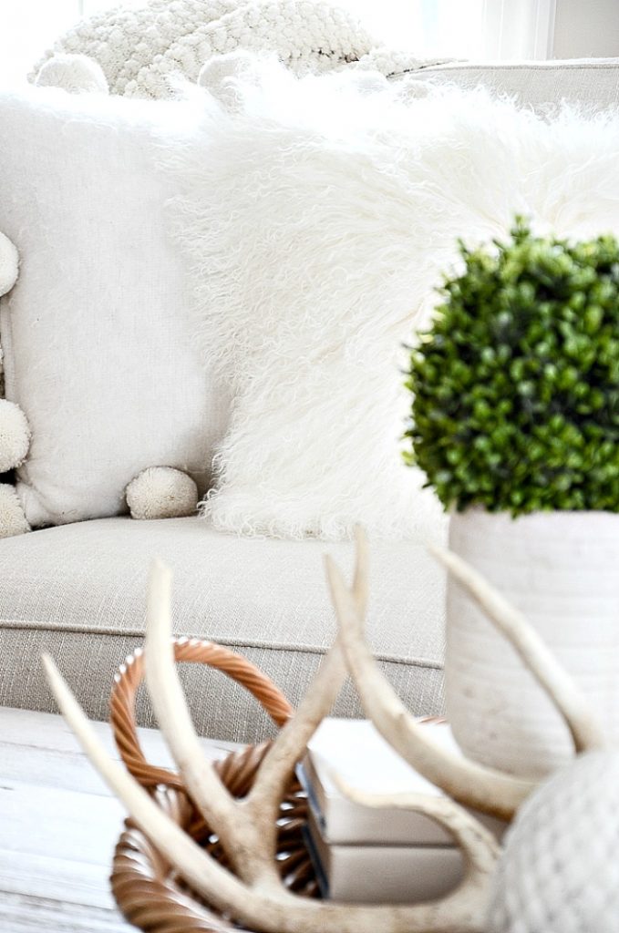 20 Cozy Winter Decorating Ideas Stonegable - Warm And Cozy Decorating Ideas