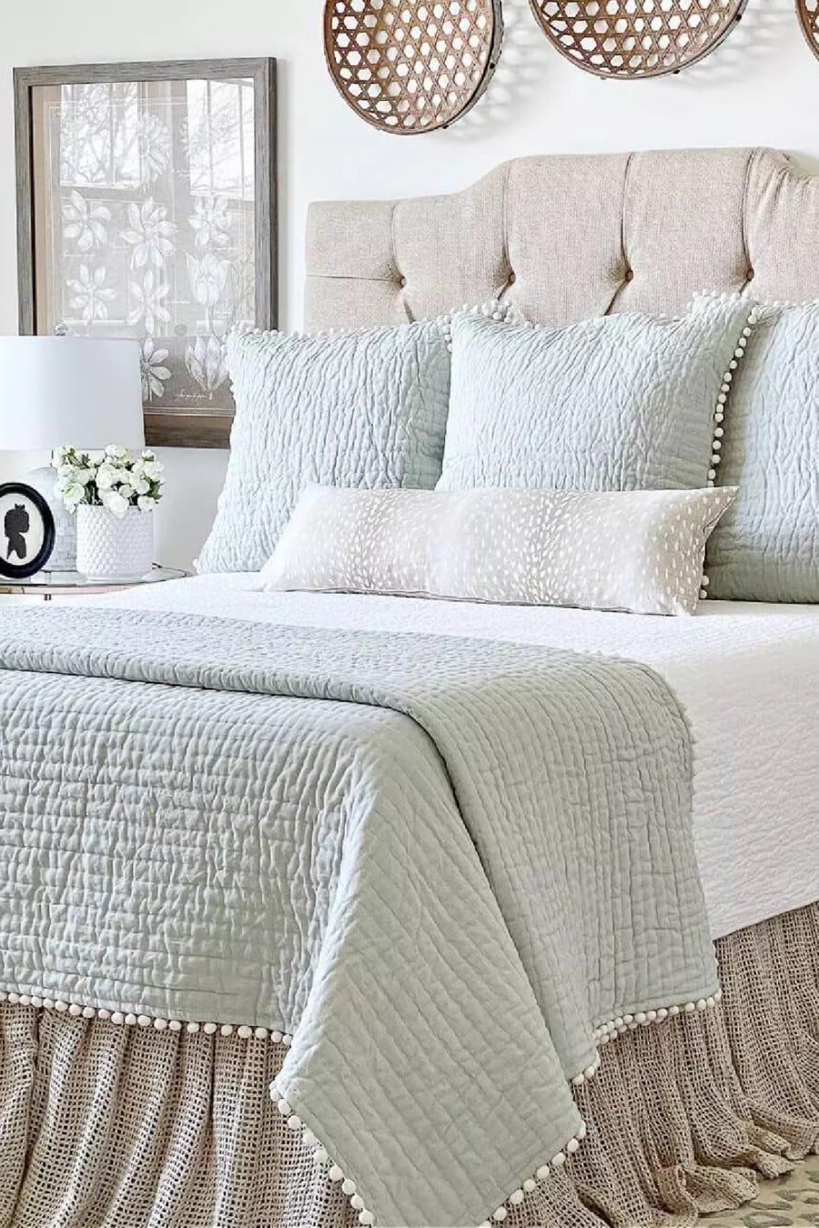 CHOOSING THE PERFECT UPHOLSTERED HEADBOARD