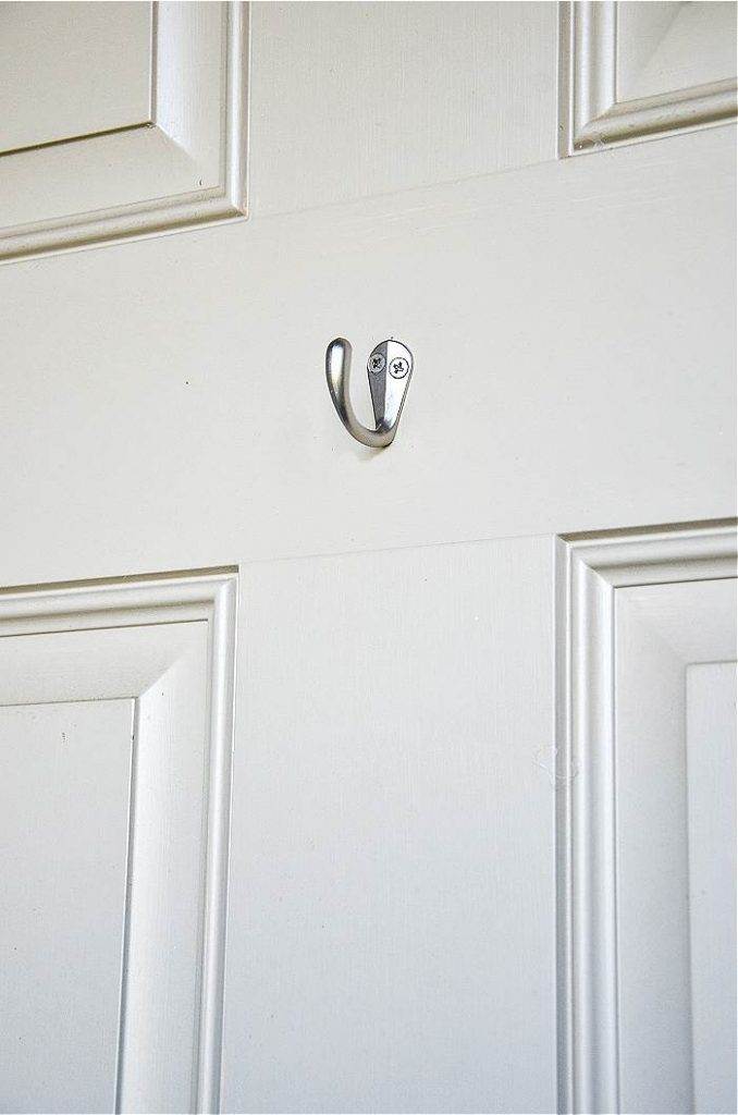HOOK ON A FRONT DOOR FOR HANGING WREATHS