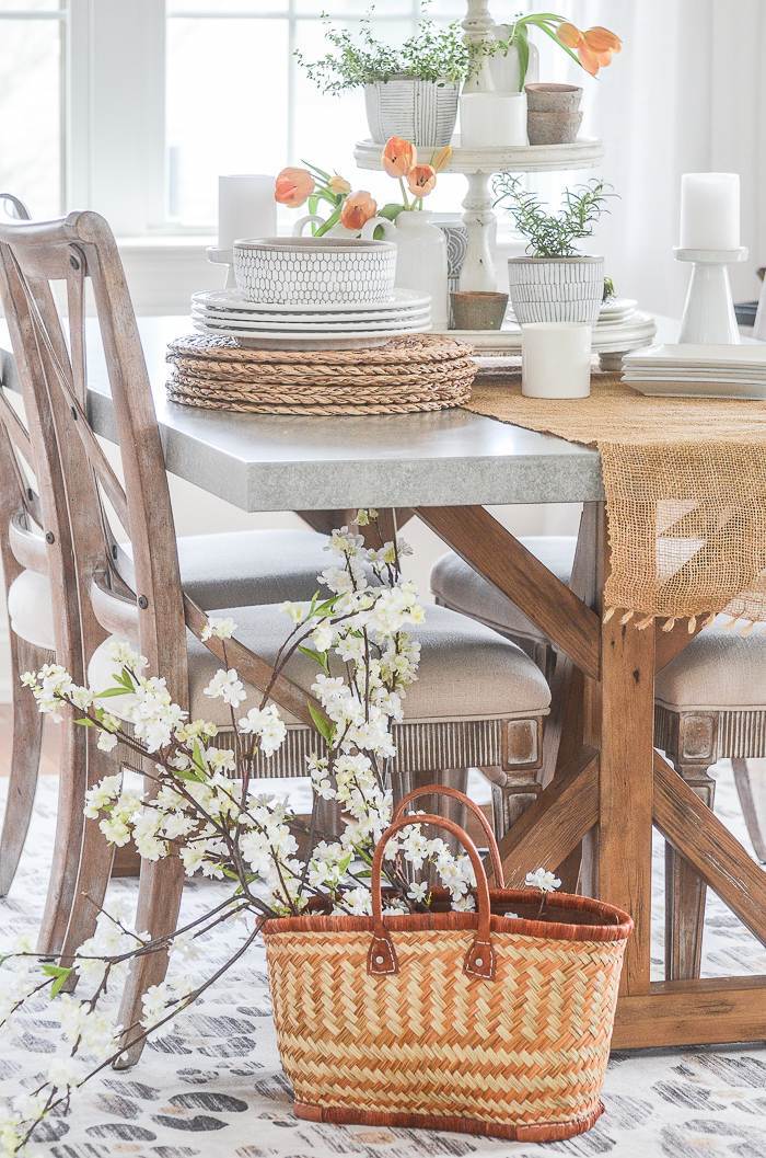 CHOOSE THE PERFECT DINING ROOM CHAIRS