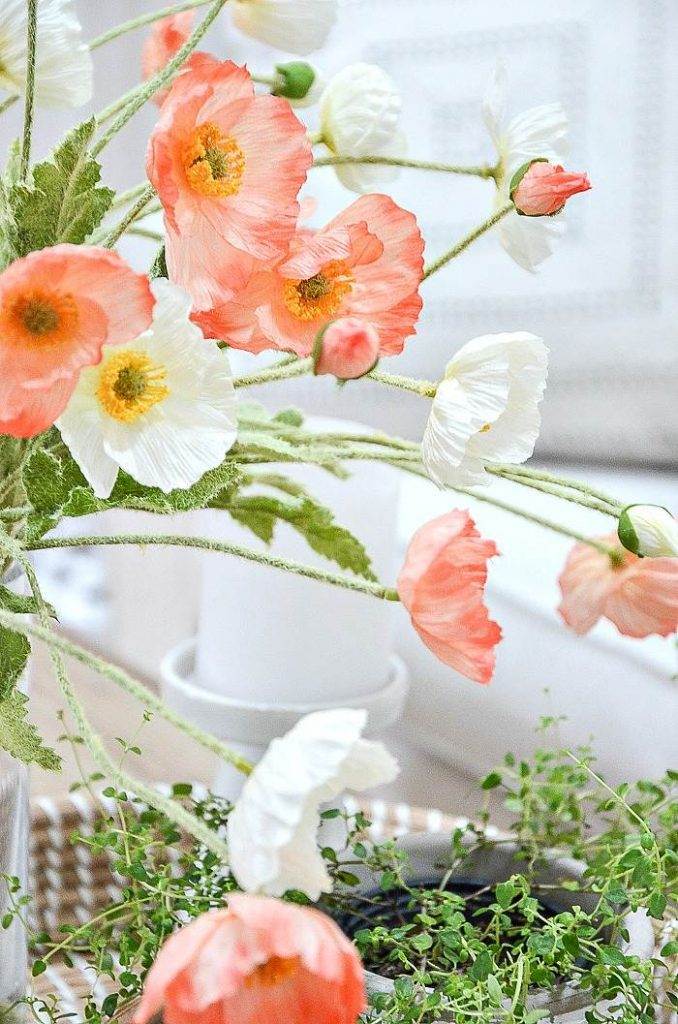 FAUX POPPIES IN A VIGNETTE