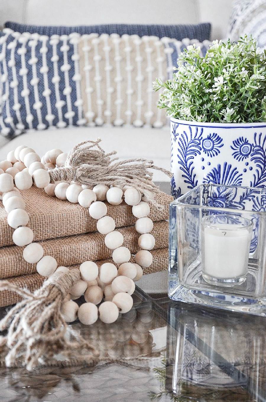 HOW TO USE BLUE AND WHITE IN YOUR HOME