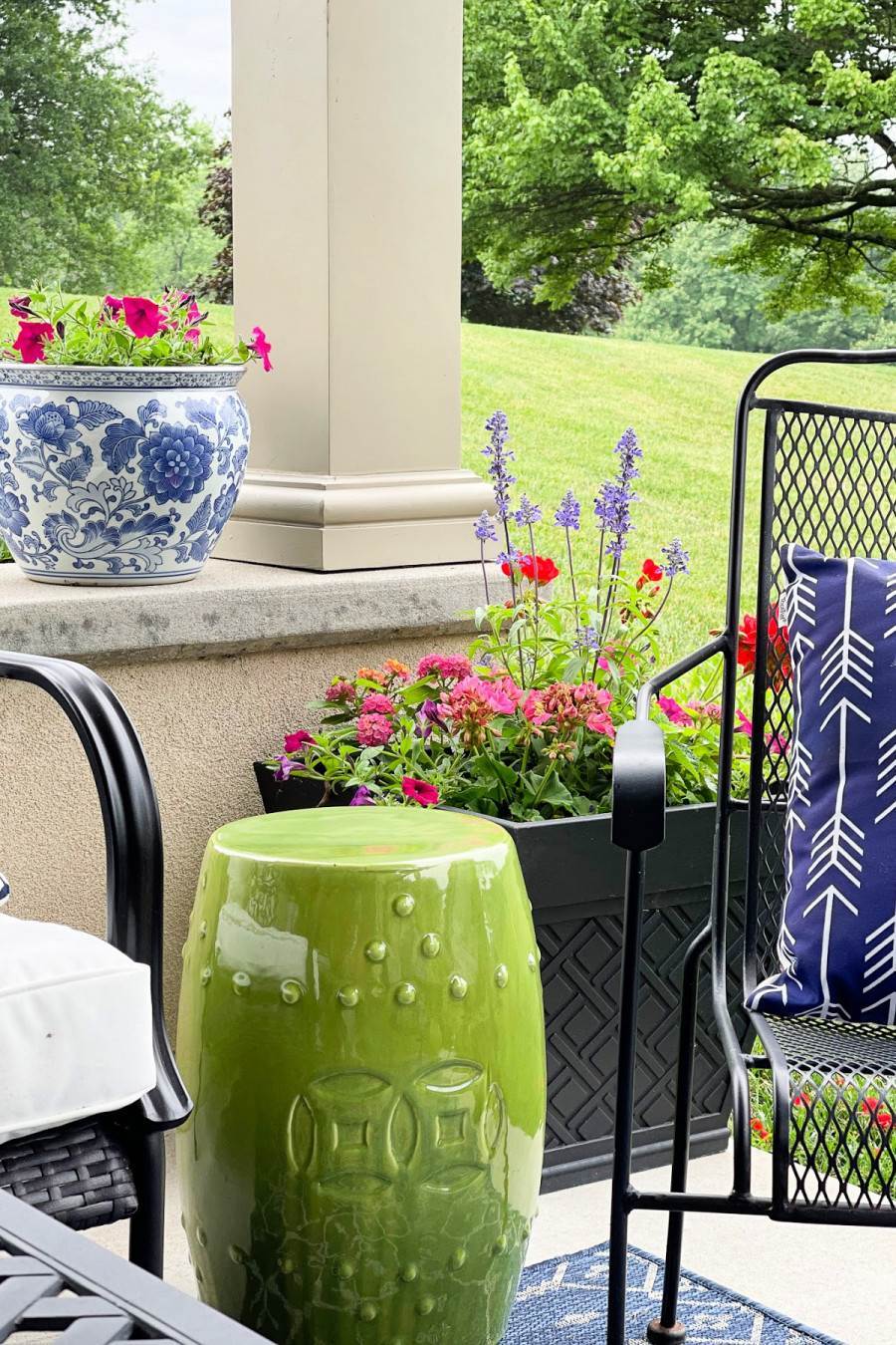 SMALL SUMMER PORCH AND PATIO IDEAS AND TOUR