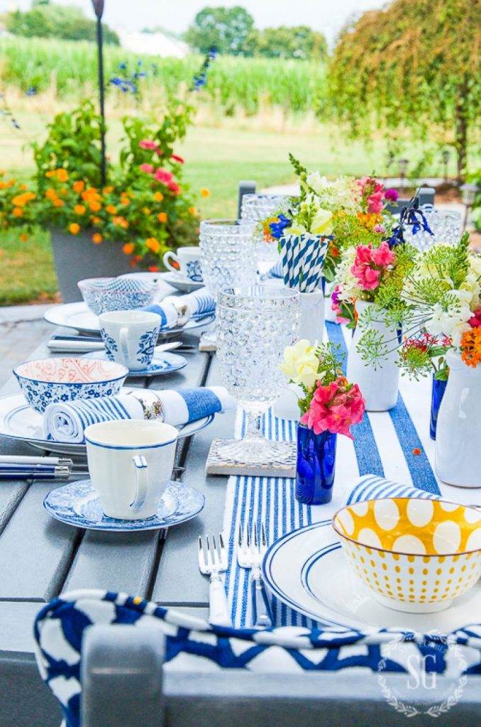 OUTDOOR SUMMER TABLE