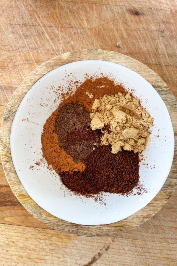 SPICES IN A BOWL
