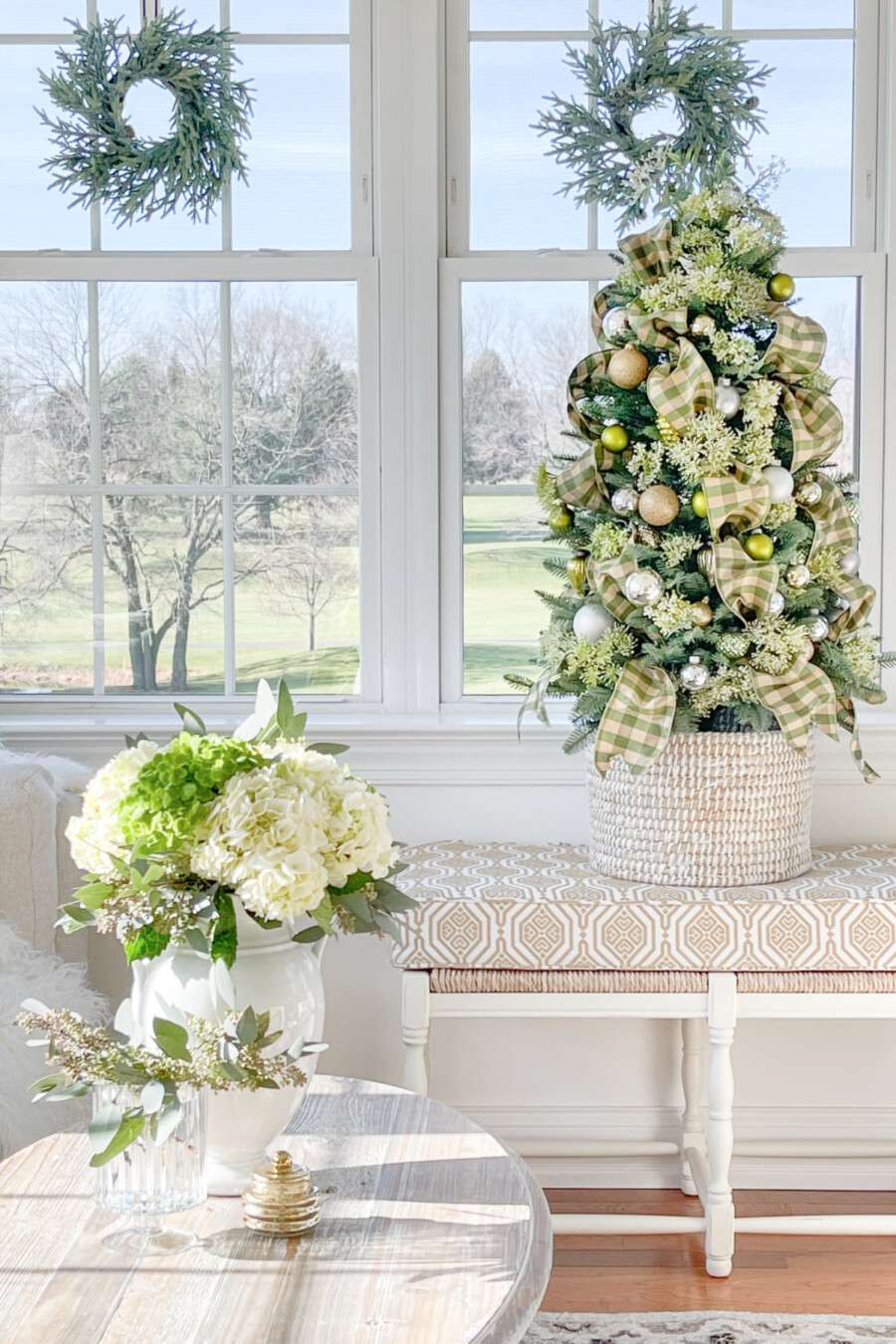 TIPS FOR DECORATING SMALL SPACES FOR CHRISTMAS - StoneGable