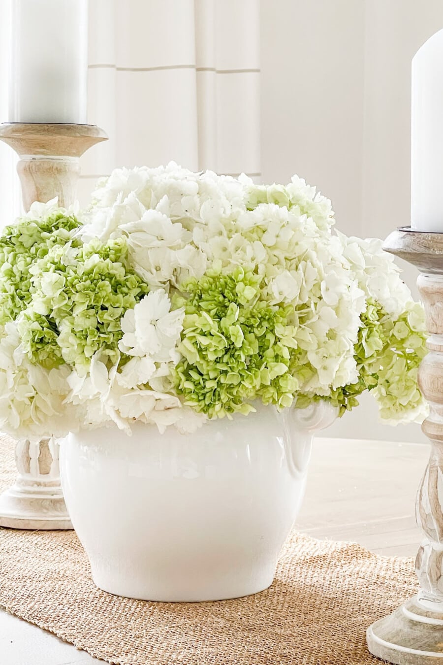 Keeping Hydrangeas Fresh Longer + dream home, lots of summers decorating ideas, personalizing artwork, and more