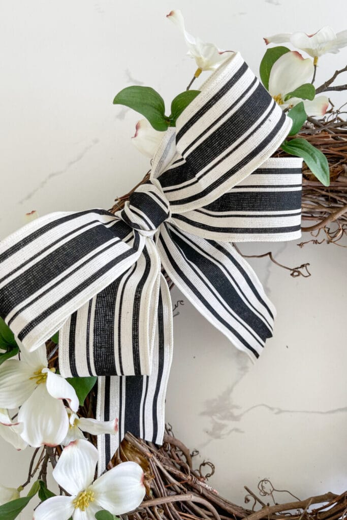 BLACK AND WHITE BOW FOR THE WREATH
