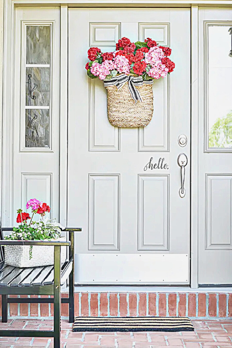 7 Easy Small Front Porch Decorating Ideas