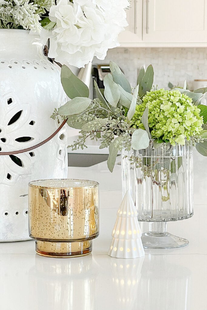 CHRISTMAS TRENDS 2022- CANDLES AND METALLICS
