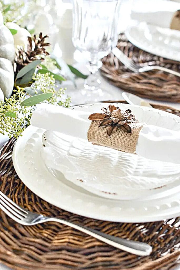 Best things to do in November- Thanksgiving place setting