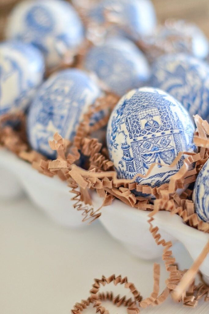 BLUE AND WHITE CHINOISERIE EASTER EGGS 