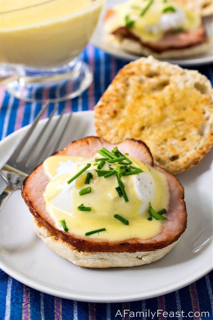 breakfast recipes- eggs benedict