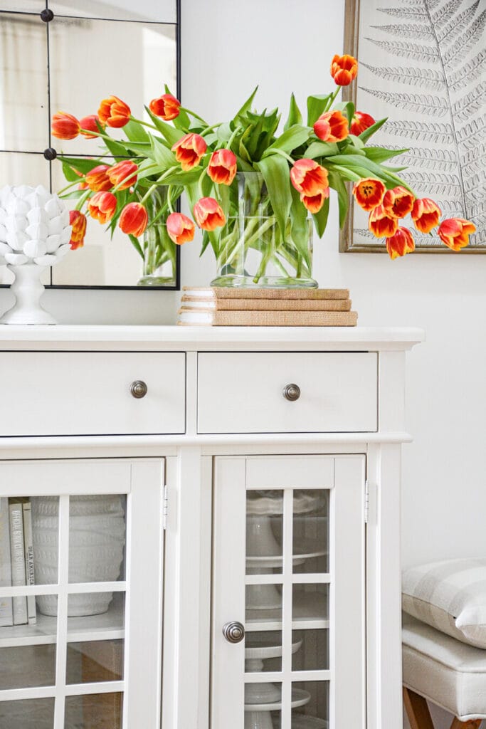 HOW TO DECORATE A BUFFET- ORANGE TULIPS IN A VASE