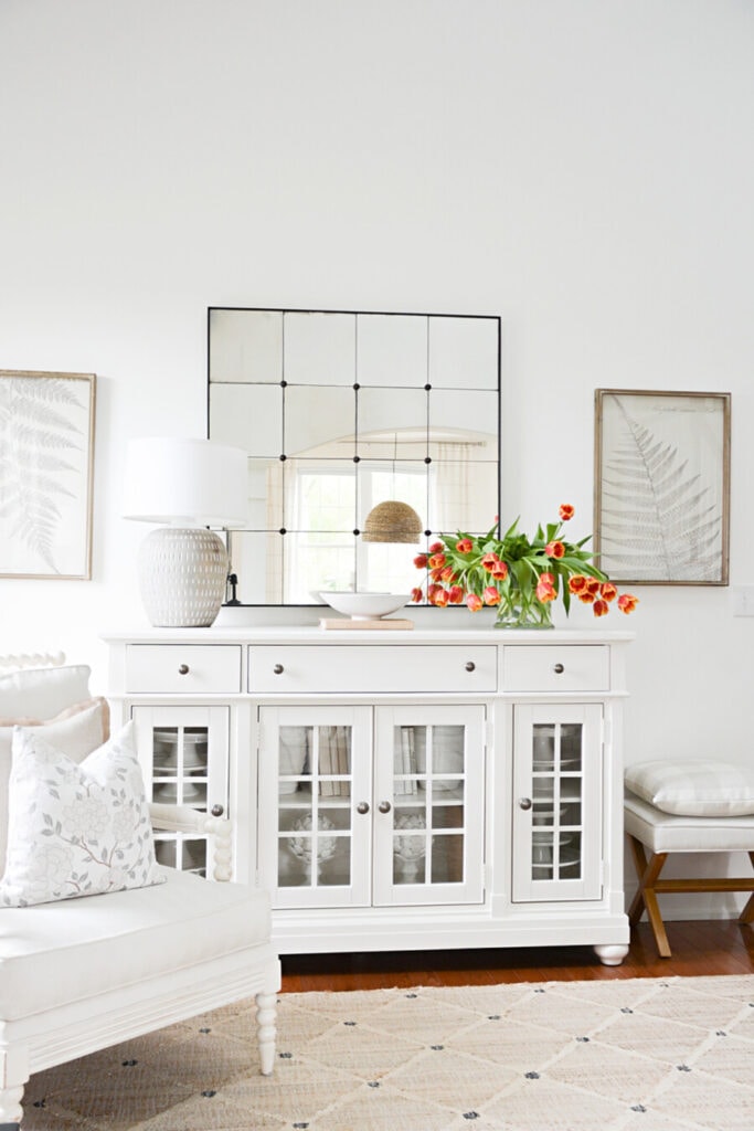HOW TO DECORATE A BUFFET- WHITE BUFFET IN THE LIVING ROOM