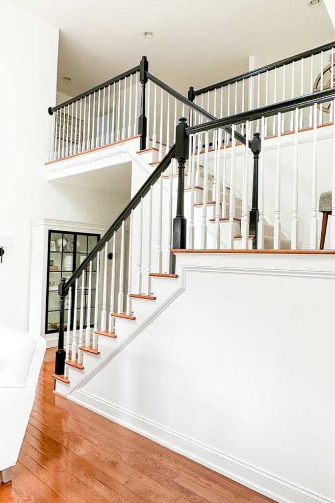 STAIR MAKEOVER- BLACK AND WHITE PAINTED STAIRCASE