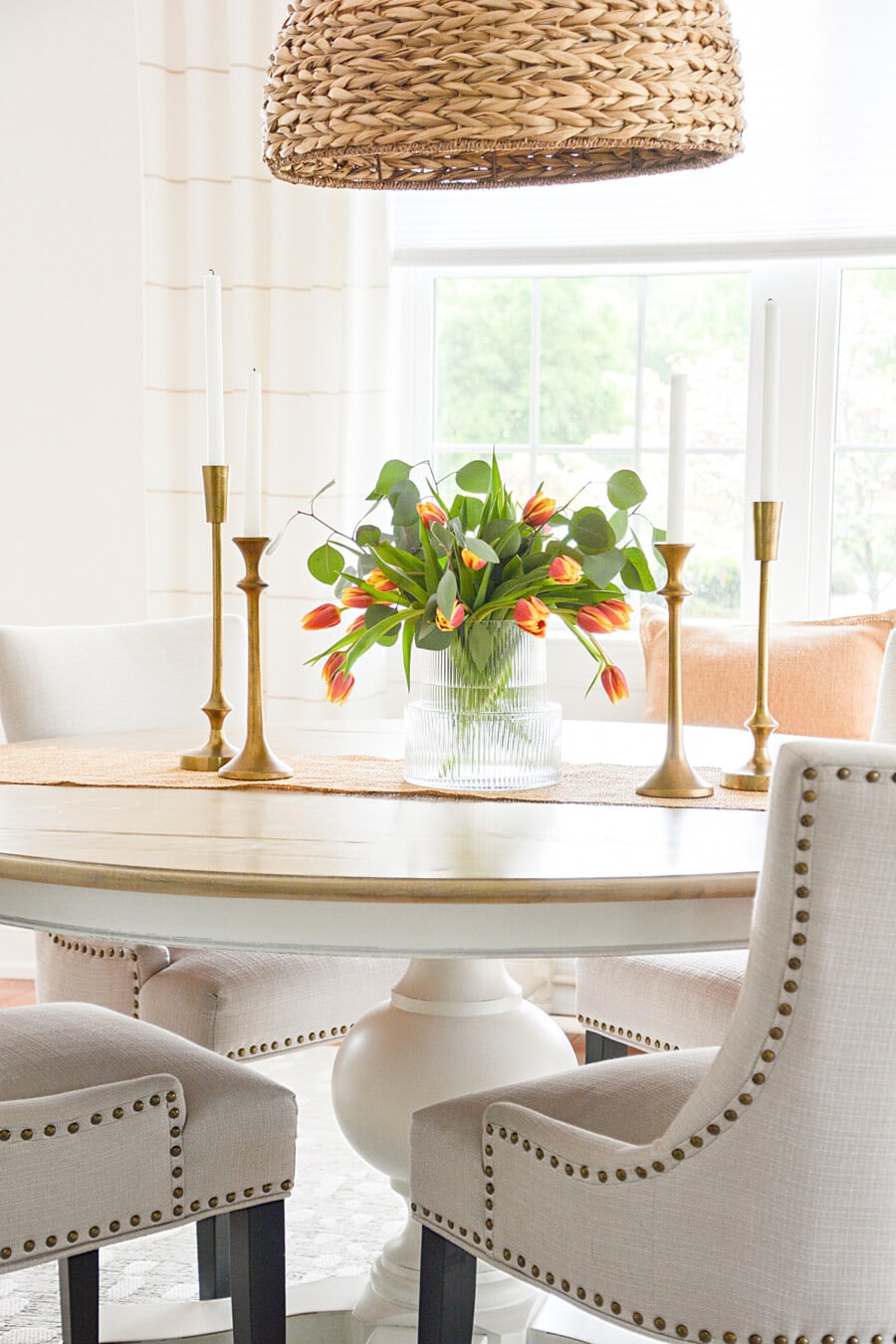 3 Beautifully Simple ways to decorate your Dining table - Victoria Courts