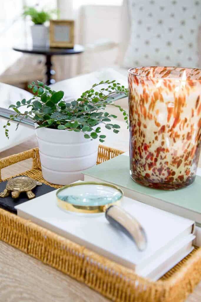 How To Decorate A Room With Classics And Trendy Decor - StoneGable