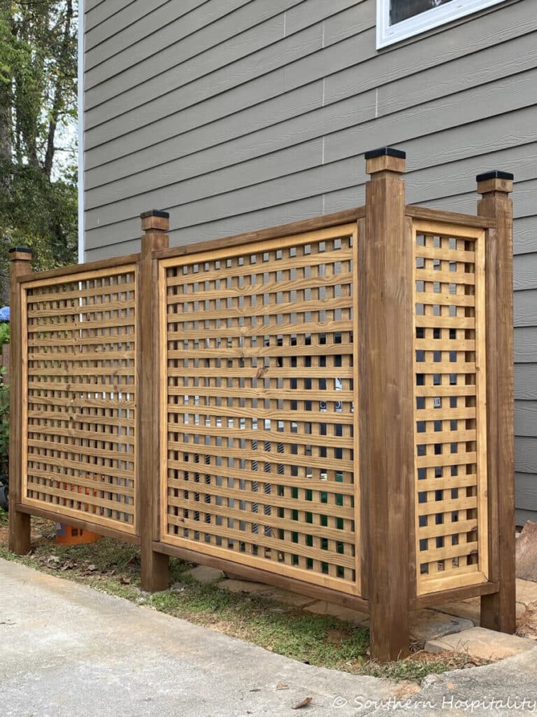 screen to hide garbage cans