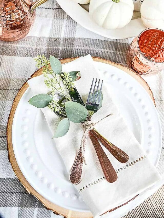 cropped-FALL-TABLESCAPE-outdoor-table-place-setting-with-tied-utensils.jpg
