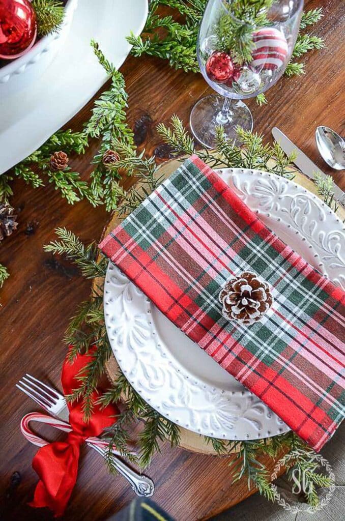 DECORATING WITH PINECONES-tartan tablescape