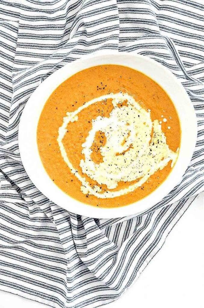 ROASTED BUTTERNUT SQUASH-roasted soup in a bowl 