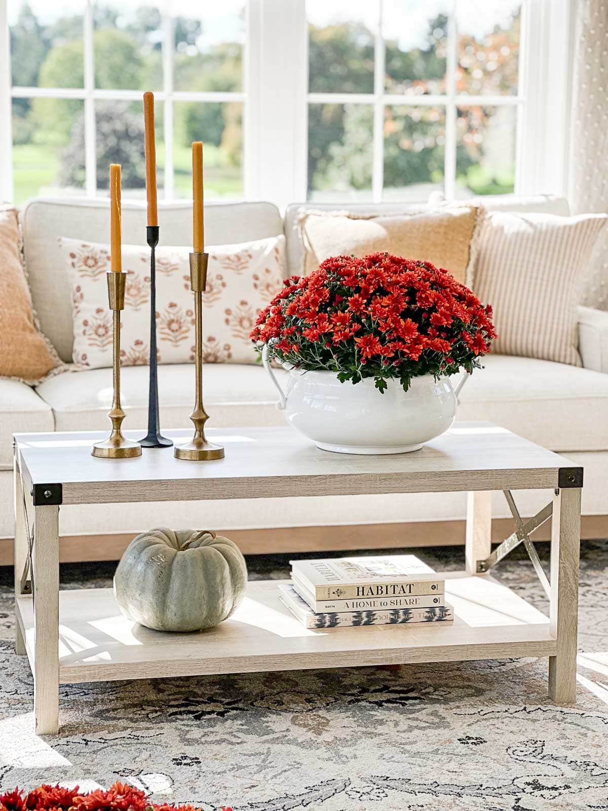 6 Tips For Decorating A Small Space For Fall And Thanksgiving