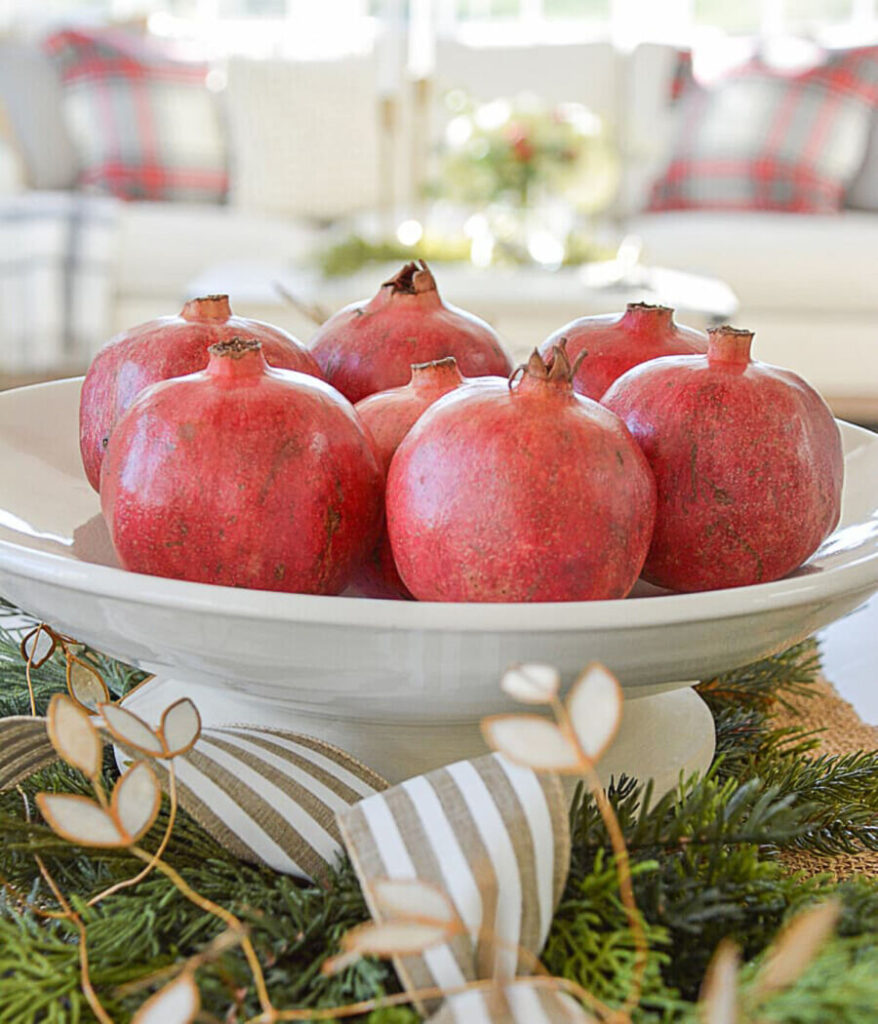 WHAT TO DO FOR CHRISTMAS now- pomegranates in a bowl